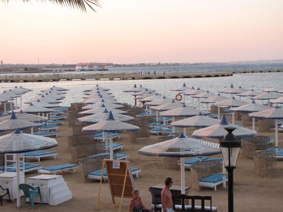 Strand bei Sonnenuntergang Pickalbatros Dana Beach Resort - Hurghada