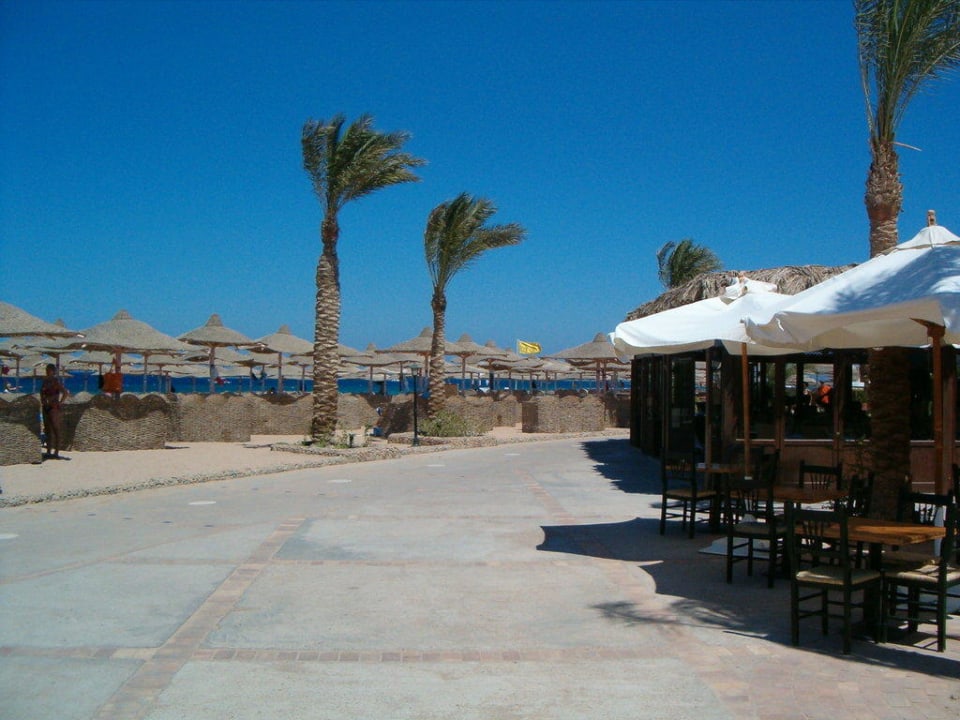 Rechts - Restaurant am Strand Jaz Makadi Oasis Resort