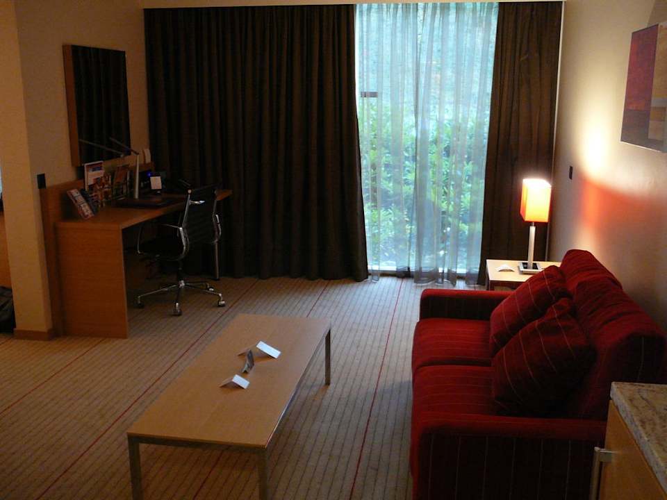 Wohnbereich Junior Suite Hilton Zurich Airport