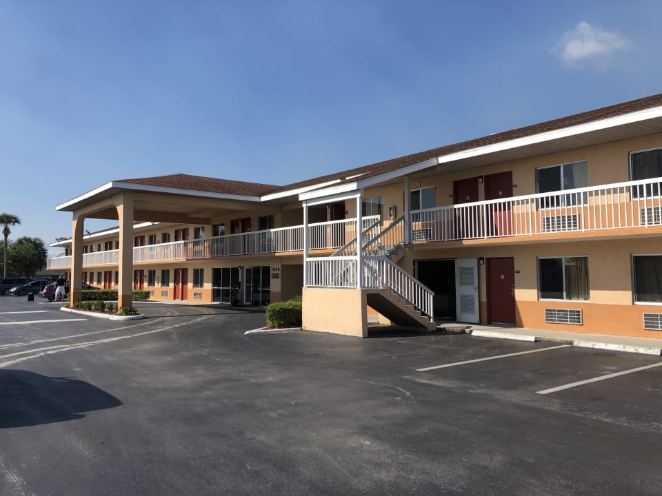 Außenansicht Hotel Howard Johnson Inn Vero Beach/I-95