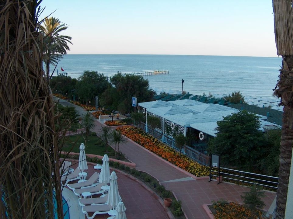 Blick zum Meer und Strand PALOMA Perissia