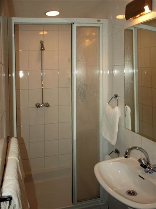 Badezimmer Max Brown Hotel Museum Square, part of Sircle Collection