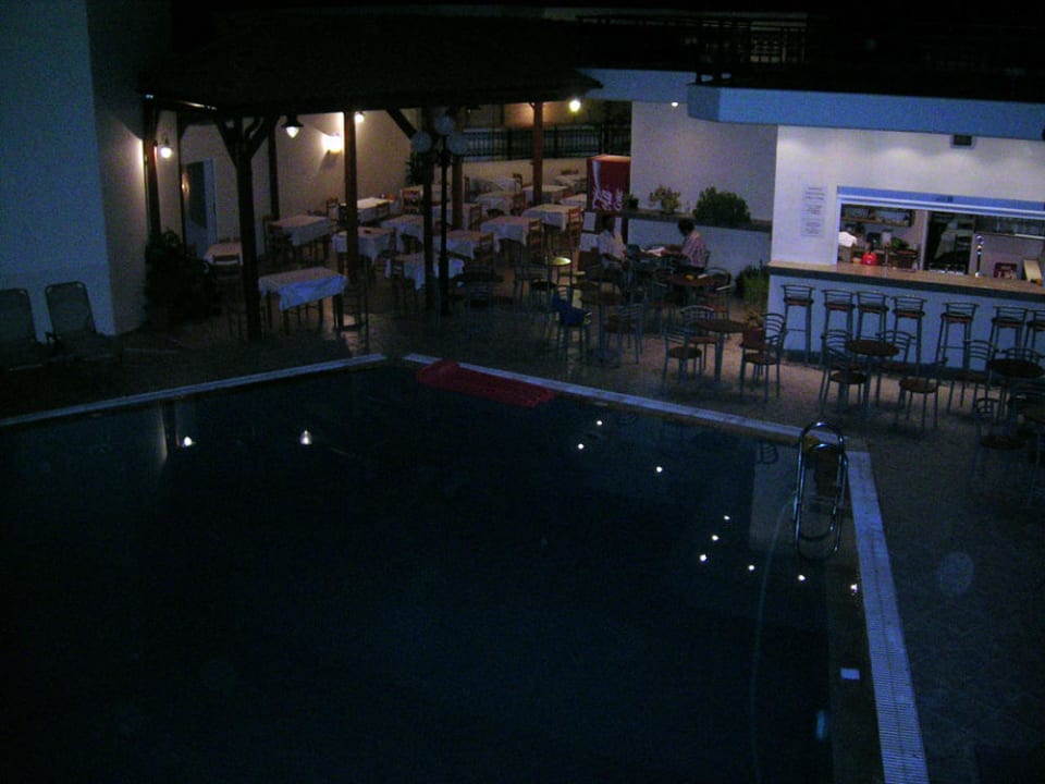 Pool, Bar und Restaurant Hotel Melissa