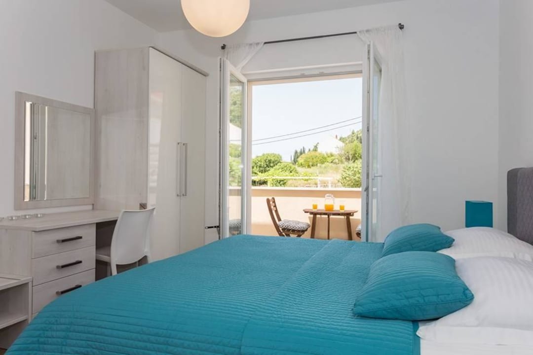 Master Bedroom Apartments Ladisic