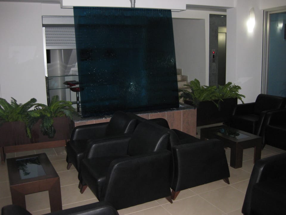 Ein Raum zum sitzen Blue Diamond Alya