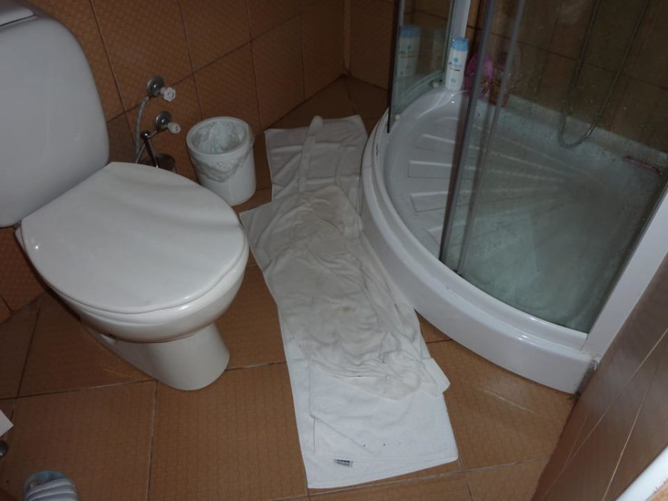 Überlaufende Dusche Mira Meridia Beach Hotel