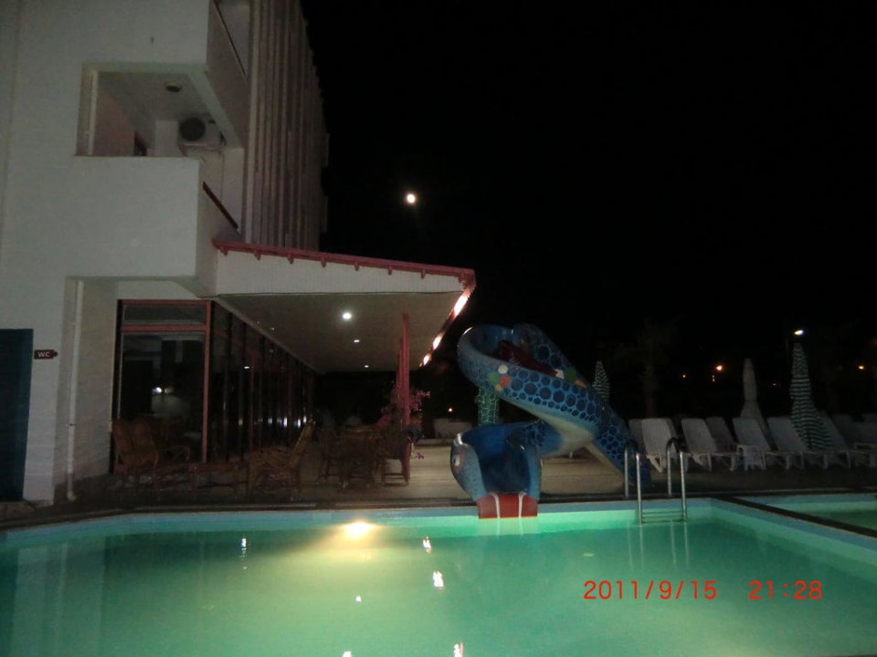 Rutschbahn in den Pool Hotel Billurcu