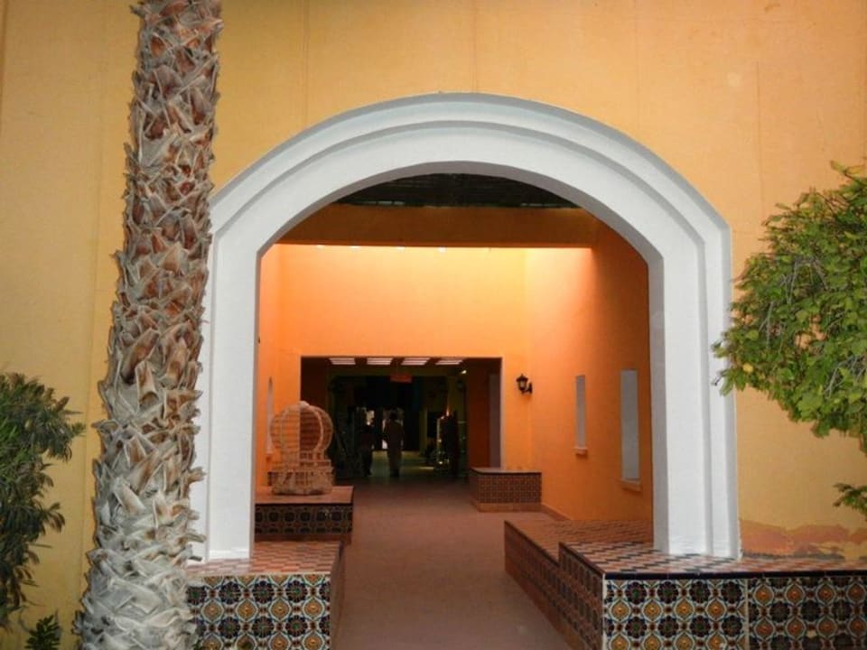 Von der Gartenanlage - Shops - Eingangshalle Hotel Sun Palm