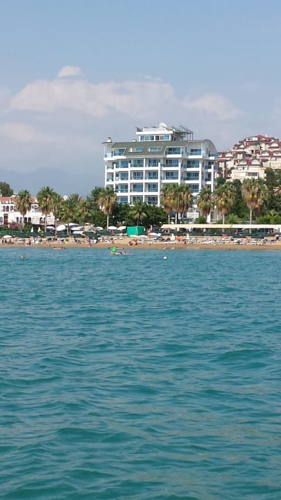 Ausblick vom Tretboot auf dem Meer Venessa Beach Hotel