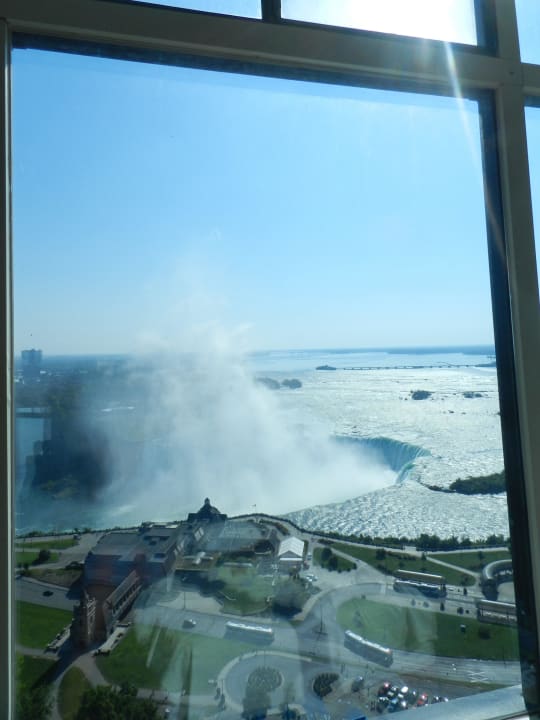 Aussicht rechtes Fenster Tower Hotel at Fallsview