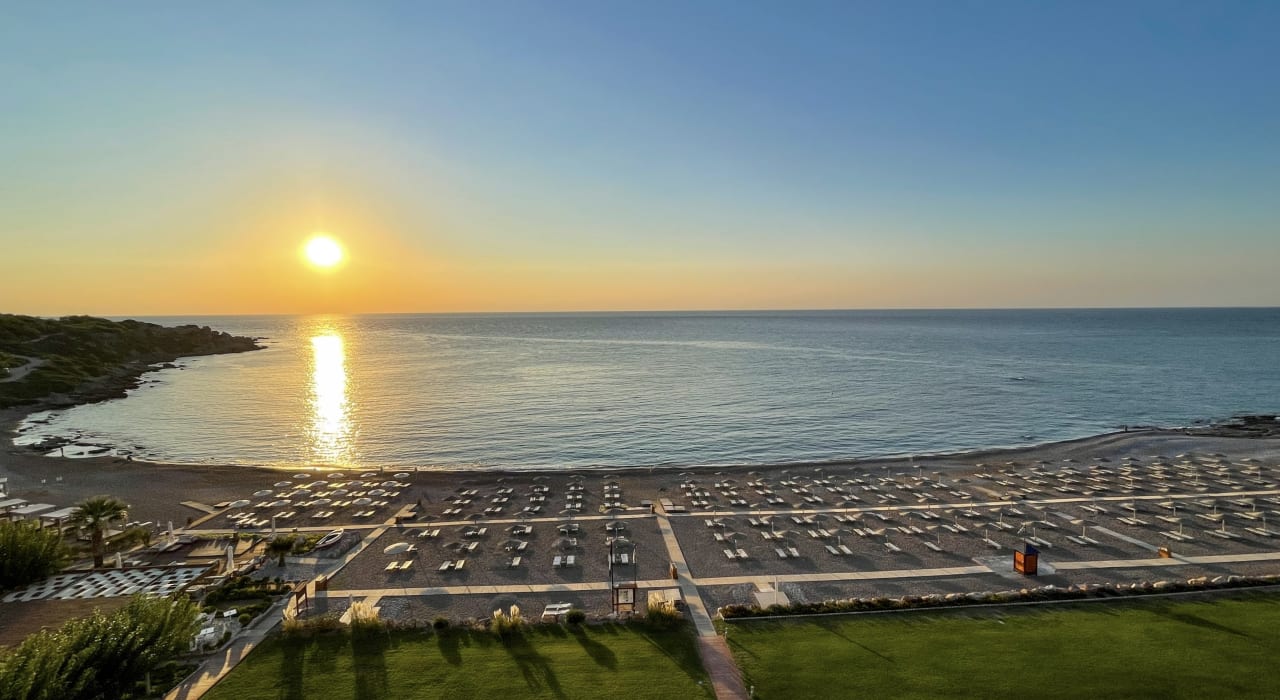 Strand Elysium Resort & Spa Hotel