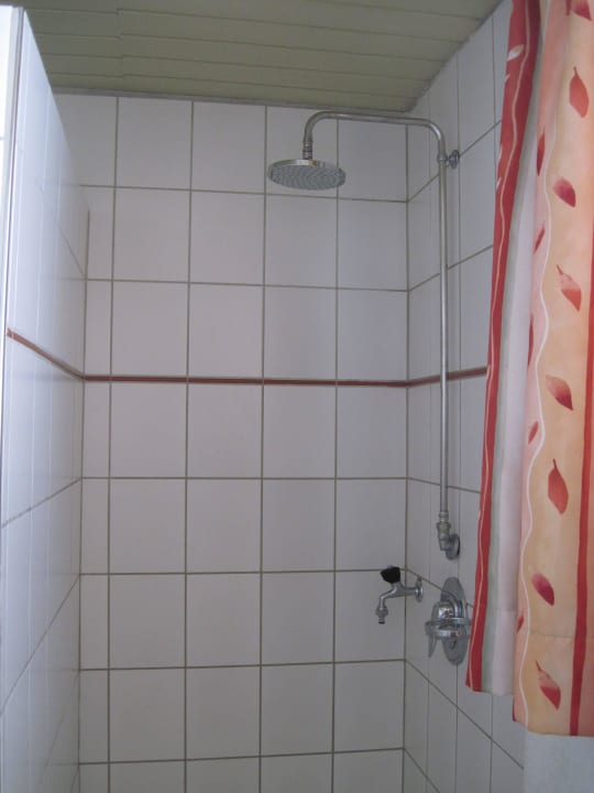 Im Hallenbad - Dusche Pension & Ferienwohnung Solaria