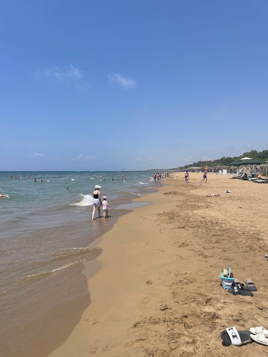 Strand Kamelya Aishen Club