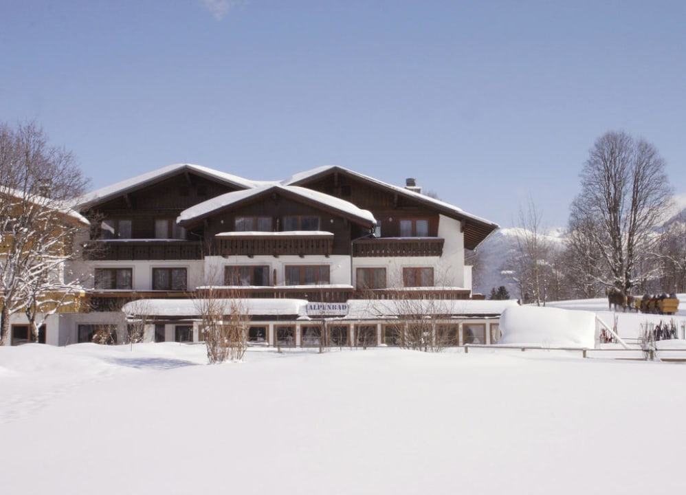 Das Alpenbad im Winter direkt an der Loipe Pension Alpenbad