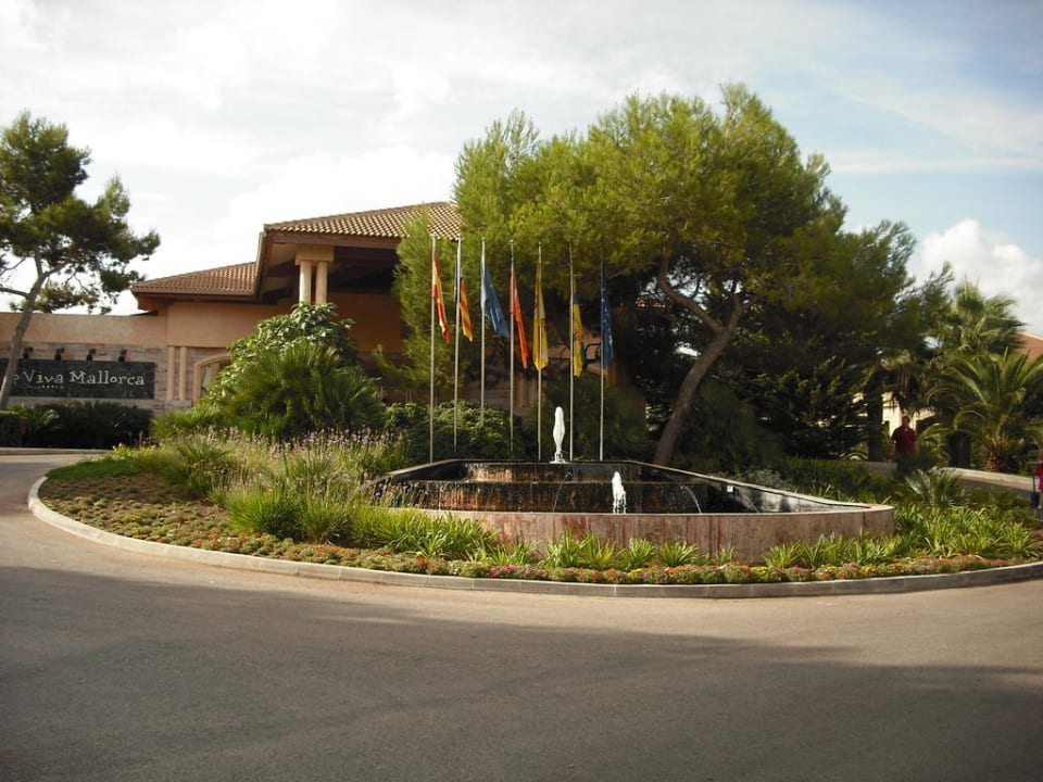 Einfahrt zum Hotel Zafiro Mallorca