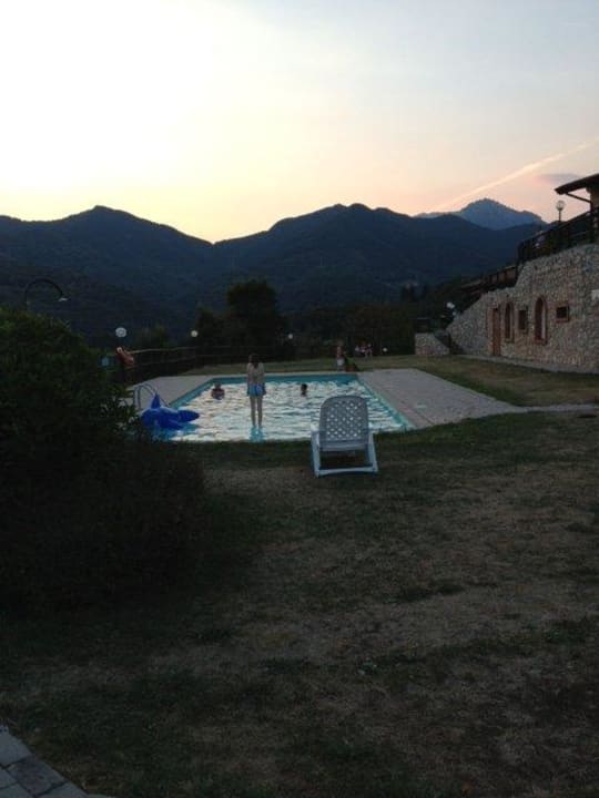 Pool mit Liegewiese Residence La Quiete