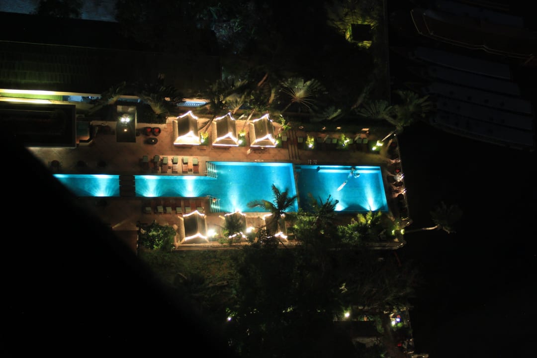 Pool von oben Hotel The Peninsula Bangkok