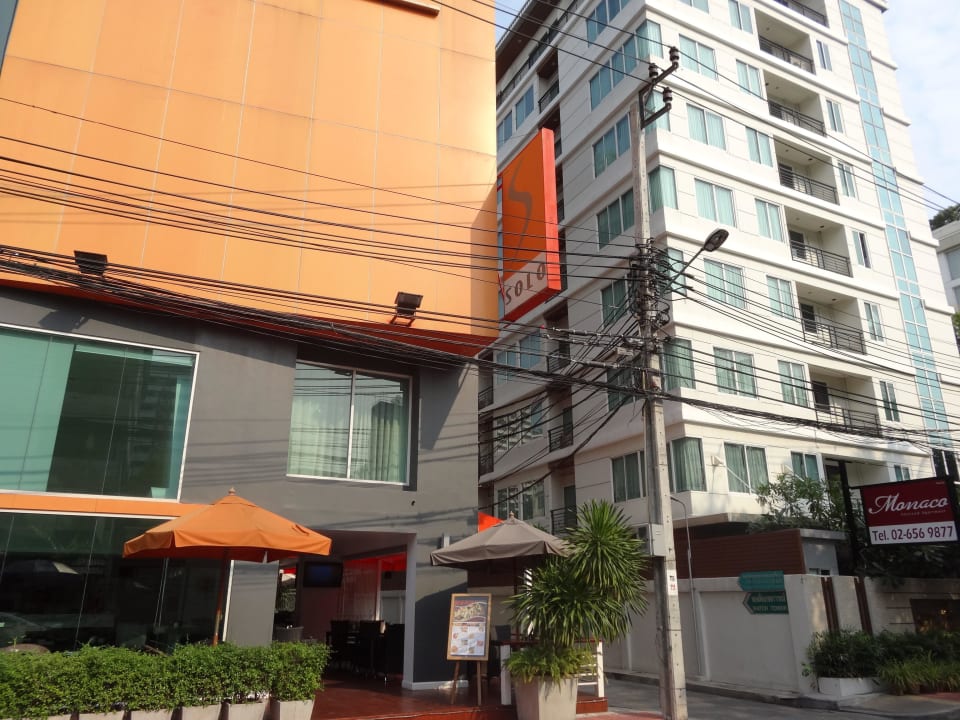 Hotel von außen Hotel Solo Sukhumvit 2