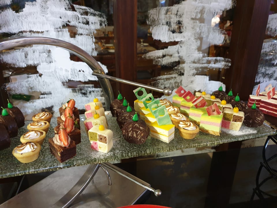 Gastro Pandanus Beach Resort & Spa