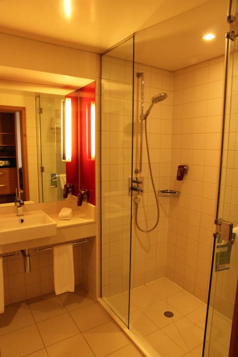 Modernes Bad Hotel Park Inn Abu Dhabi, Yas Island