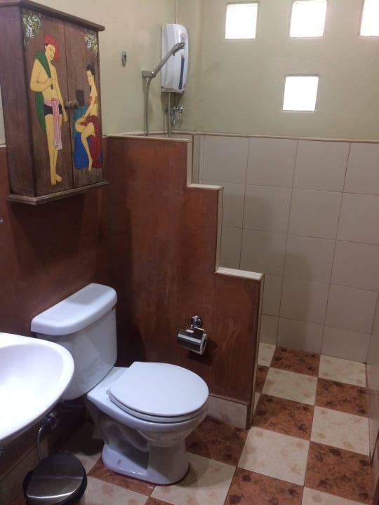 Toilette mit abgetrennter Dusche  Hotel Lanta Castaway Resort