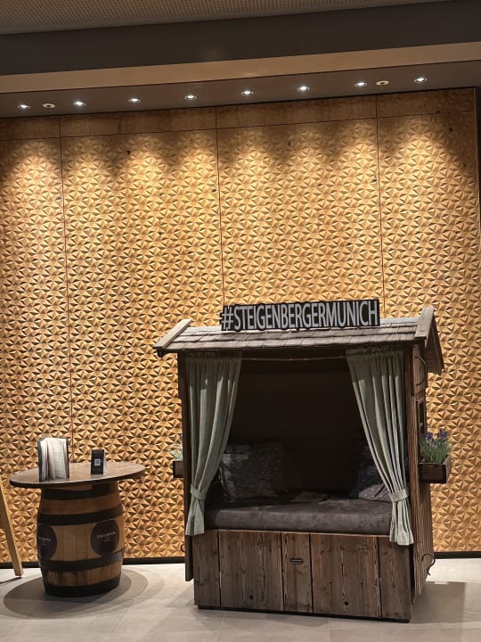 Lobby Steigenberger Hotel München