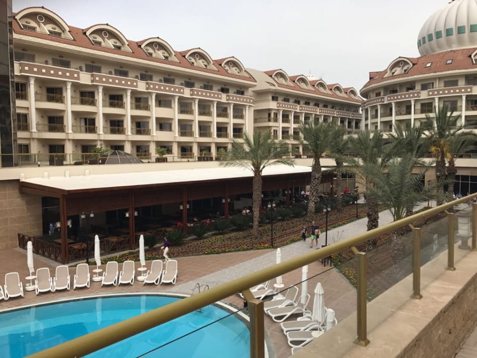 Außenansicht Kirman Belazur Resort & Spa