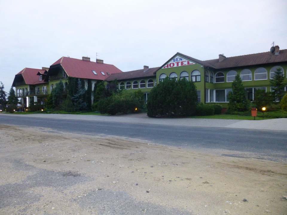 Straßenansicht Hotel Sen