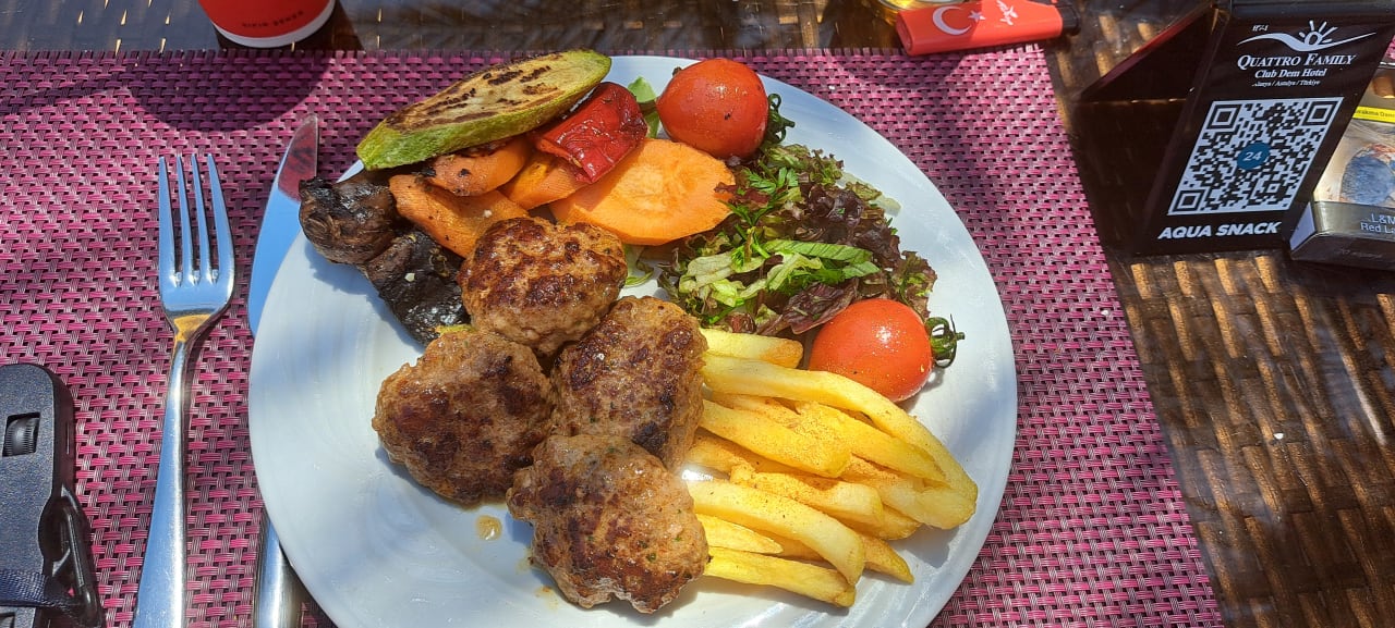 Gastro Quattro Beach Spa & Resort