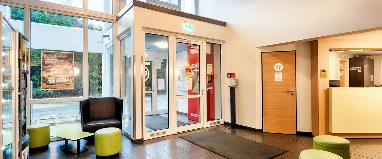Lobby B&B Hotel Köln-Frechen