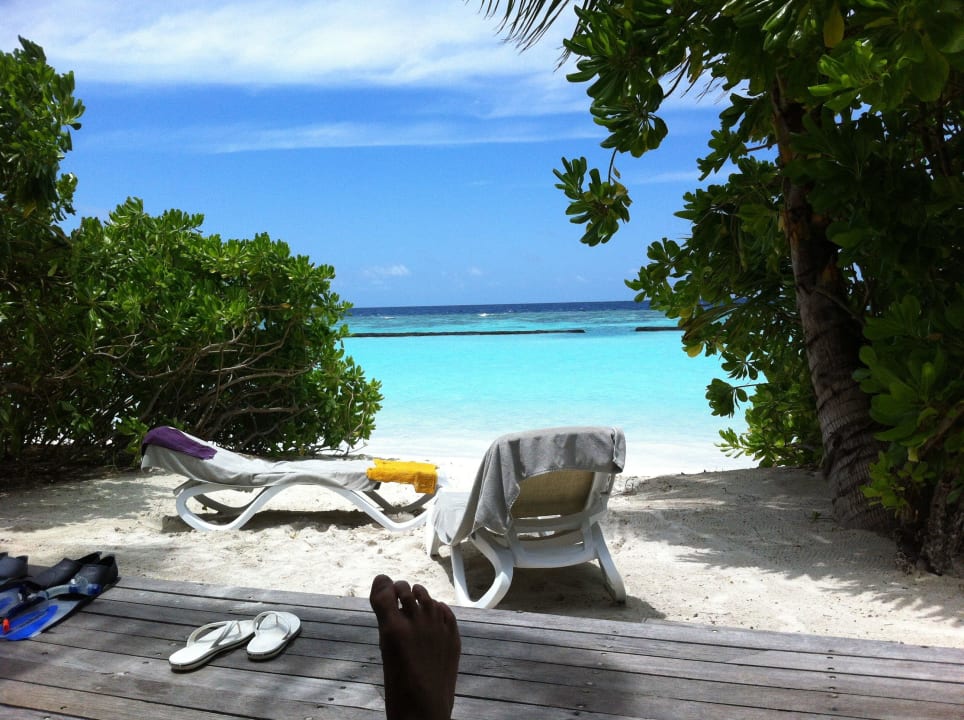 Blick auf eigenen Strand und Meer Kuramathi Maldives