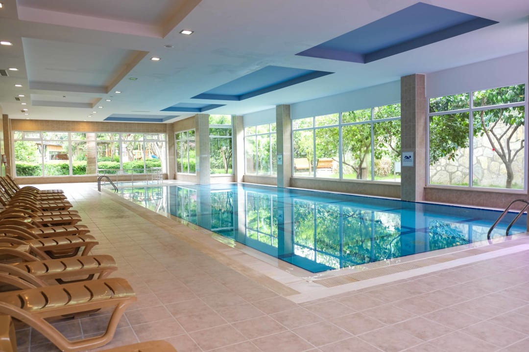 Pool Telatiye Resort