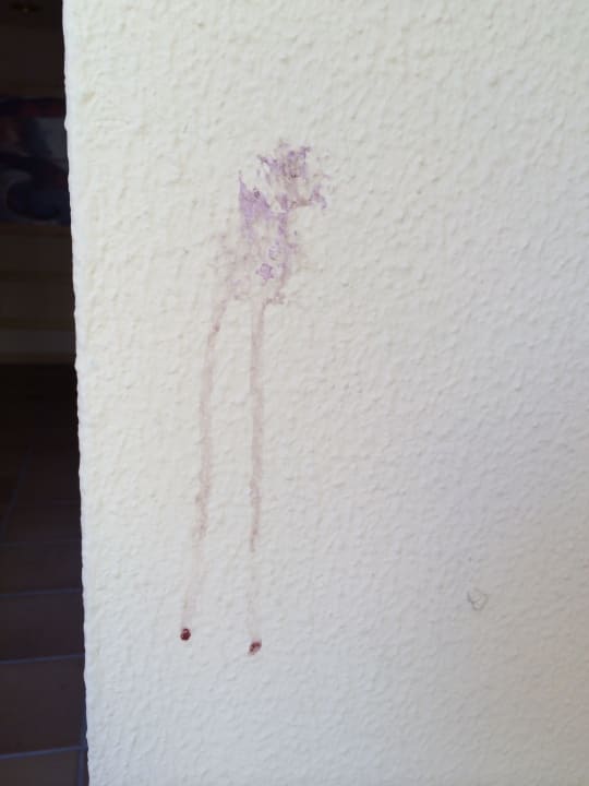 Verschmutzte Zimmerwand Gloria Palace San Agustin Thalasso & Hotel