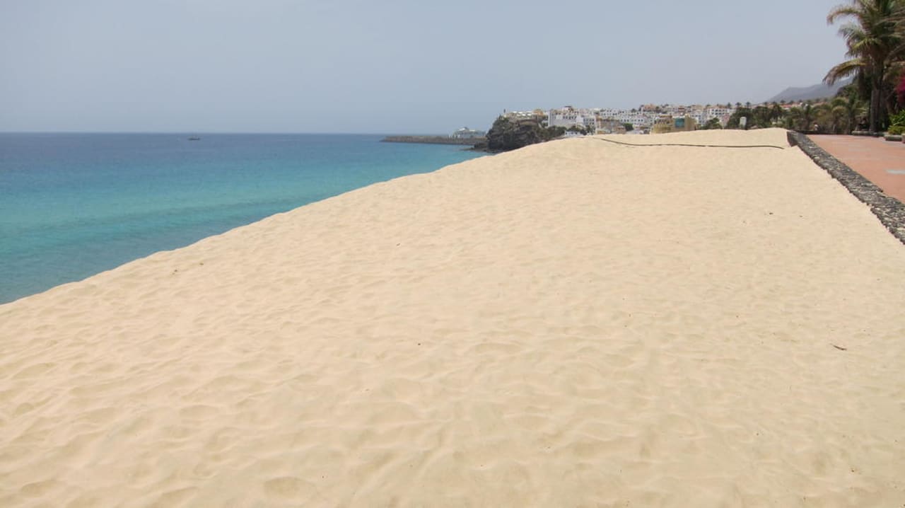 Düne, Promenade, Meer in Richtung Morro Jable Hotel Riu Palace Jandia