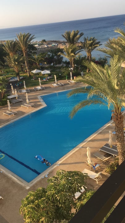 Pool Crystal Springs Beach Hotel