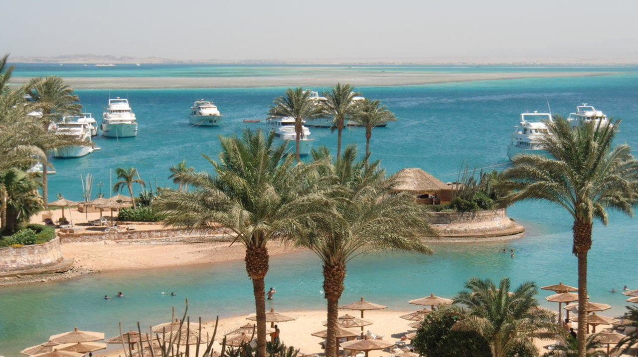 Blick vom Balkon zum Strand Marriott Hurghada Beach Resort