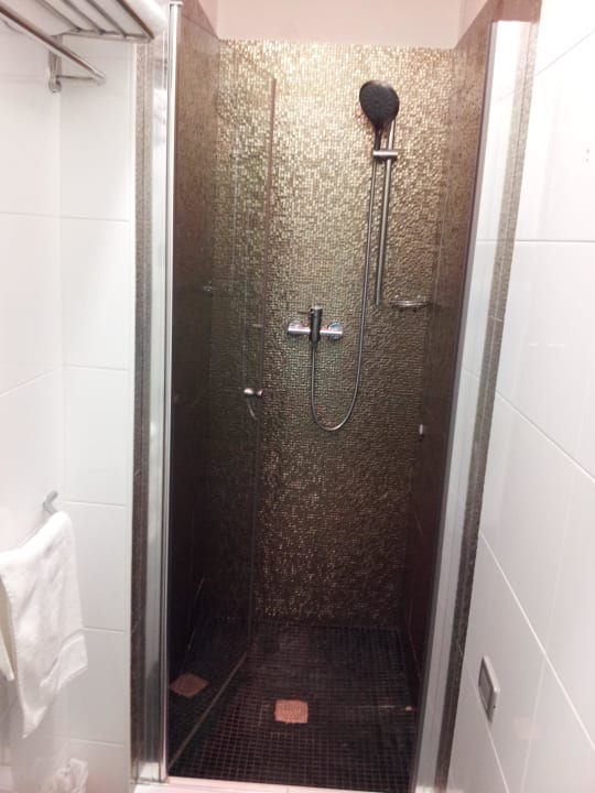 Blick auf die Dusche Hotel Aaron