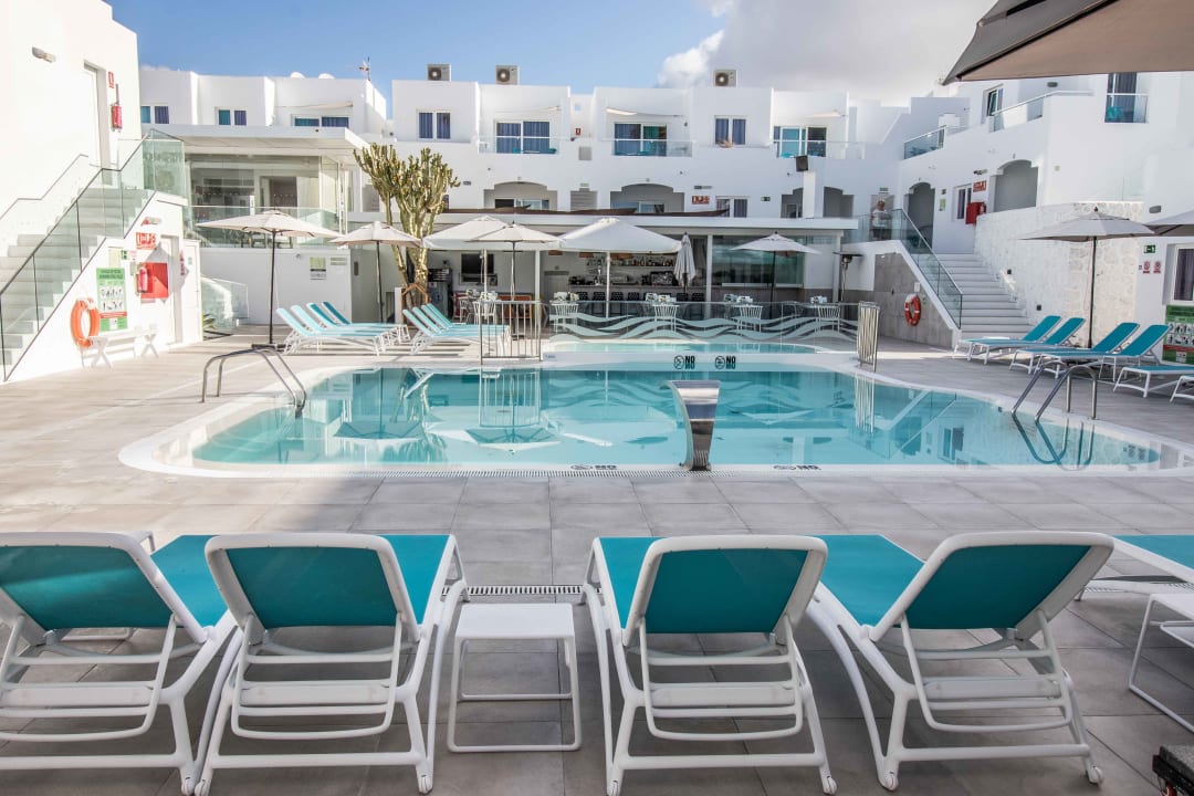 Pool Apartments Guinate Club