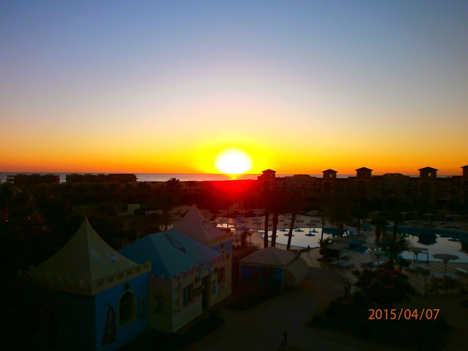 Noch Fragen...... Pensée Royal Garden Beach Resort