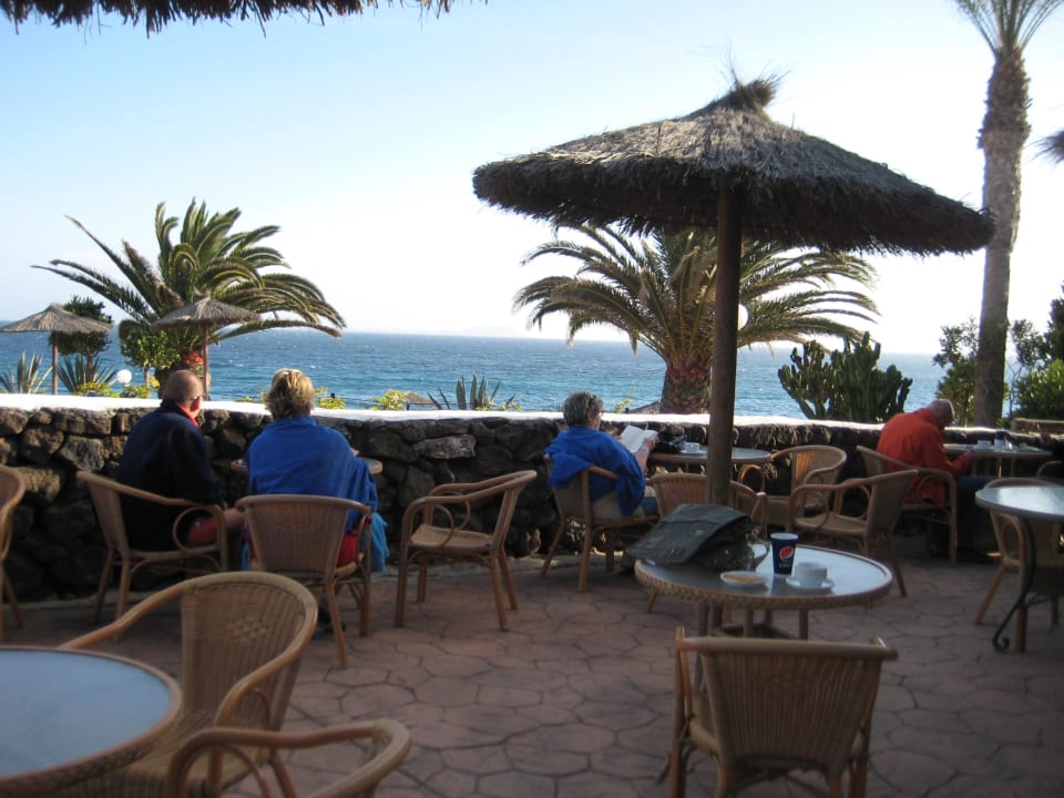 Poolterrasse mit Blick nach Fuerteventura SBH Hotel Royal Monica