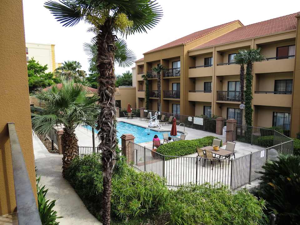 Blick zum Pool Courtyard by Marriott San Antonio Downtown