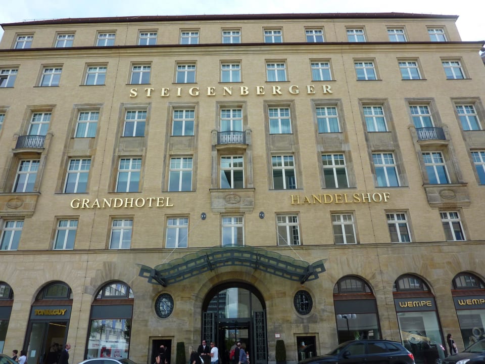 Hoteleingang Steigenberger Icon Grandhotel Handelshof