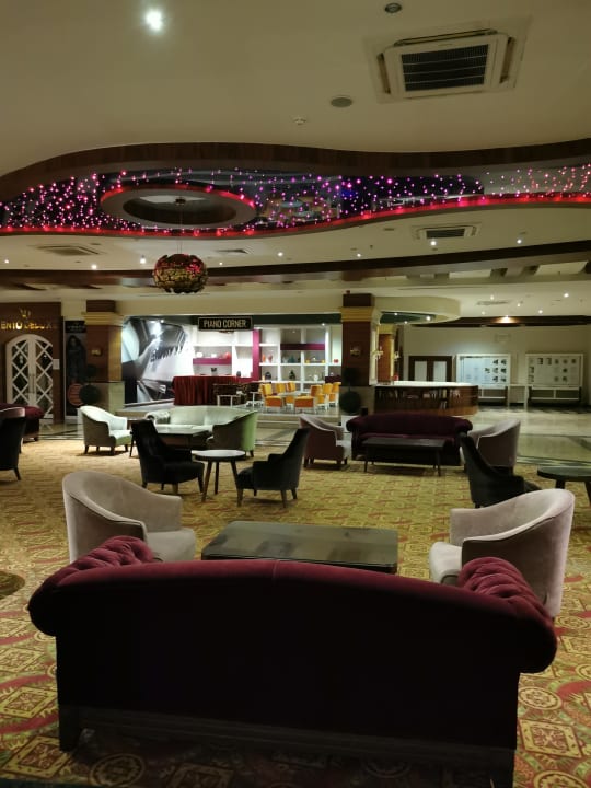 Lobby Dizalya Palm Garden