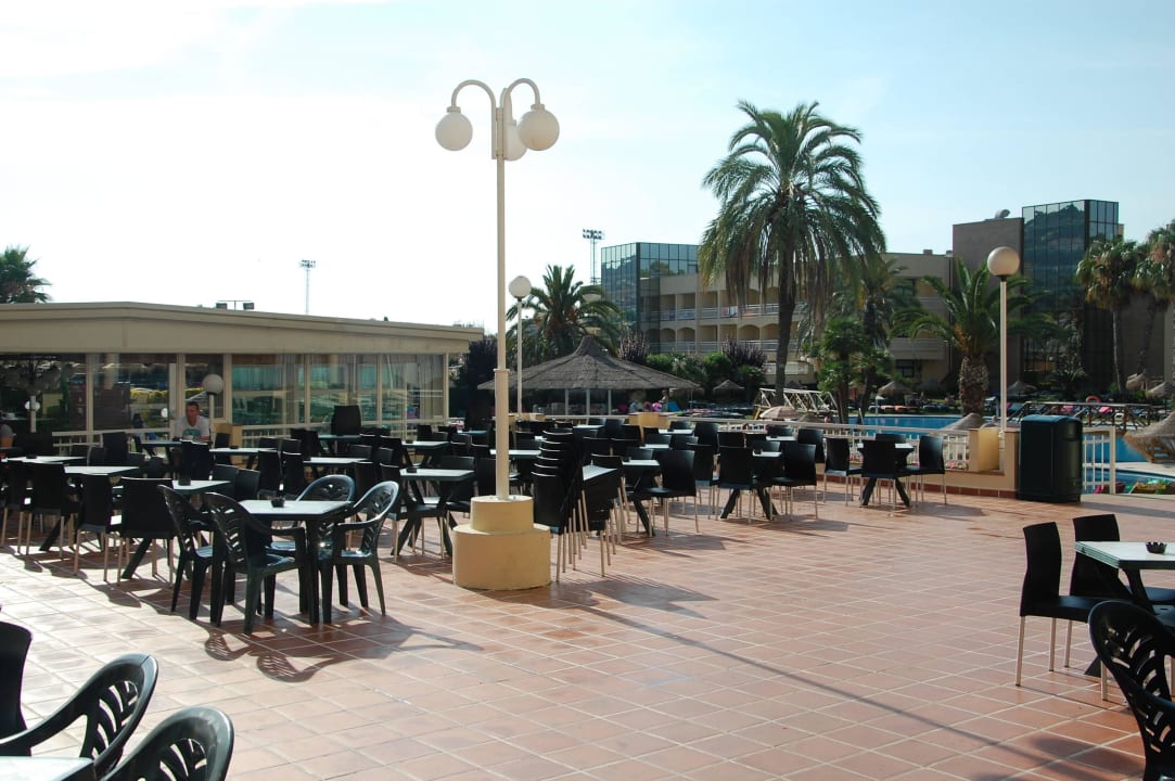 Stoliki zapełniane wieczorem Hotel Evenia Olympic Park