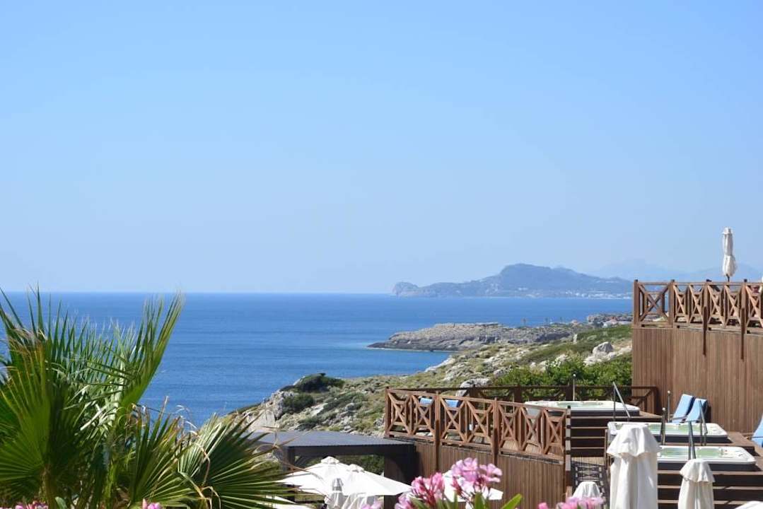 Sonnenterrassen und Whirlpools Hotel Kalithea Horizon Royal