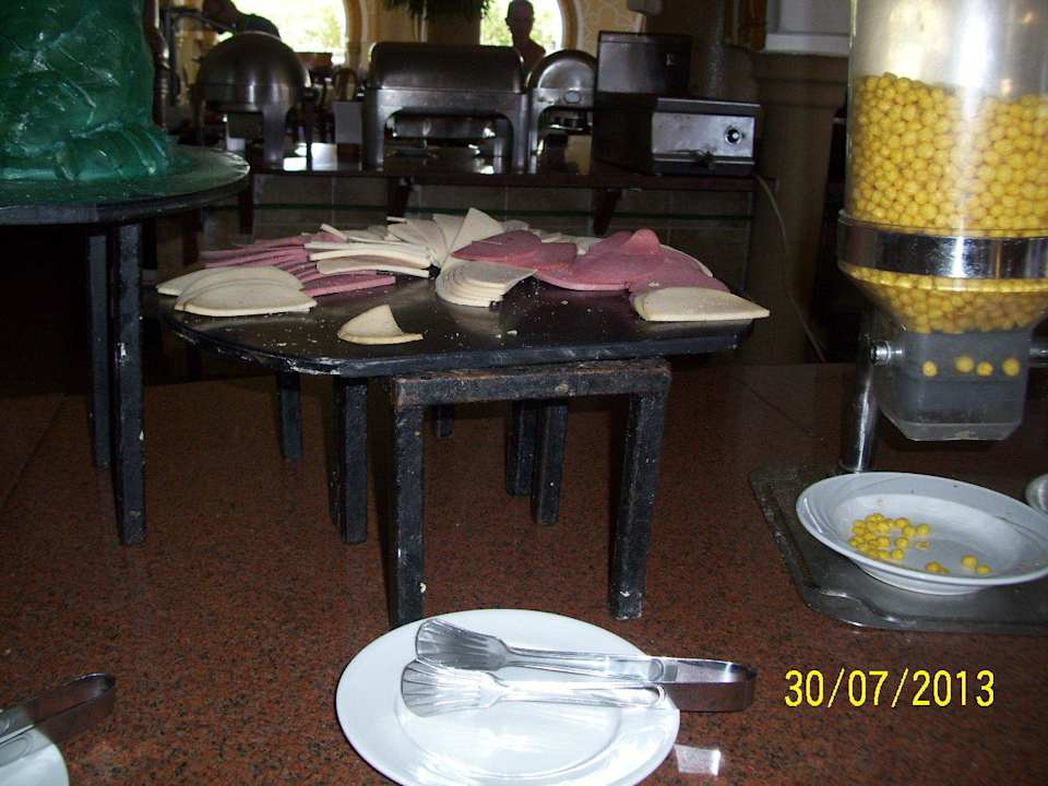Ungekühlte Wurst und Käse, 30 C Raumtemph. Pensée Royal Garden Beach Resort
