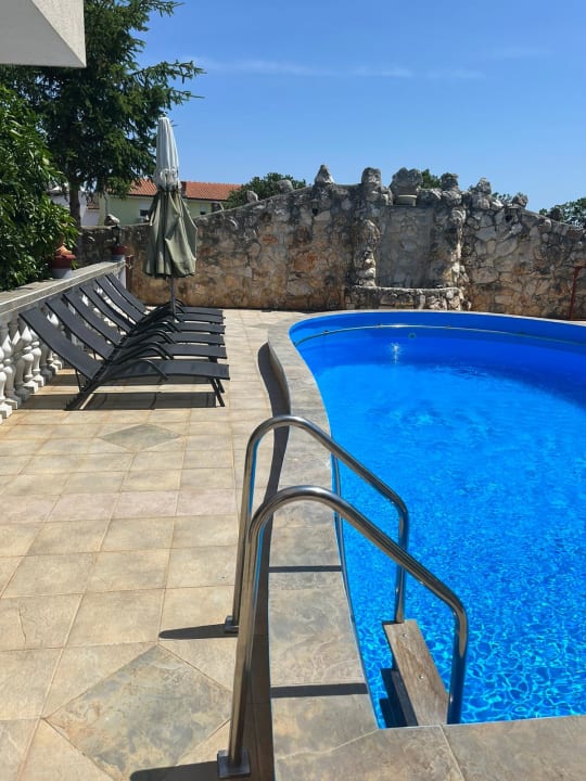 Pool Apartments Vrcevan 811