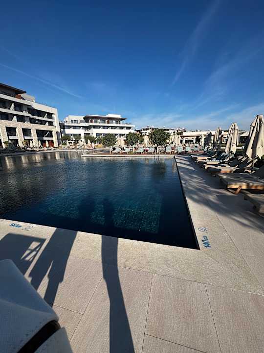 Pool Anda Barut Collection