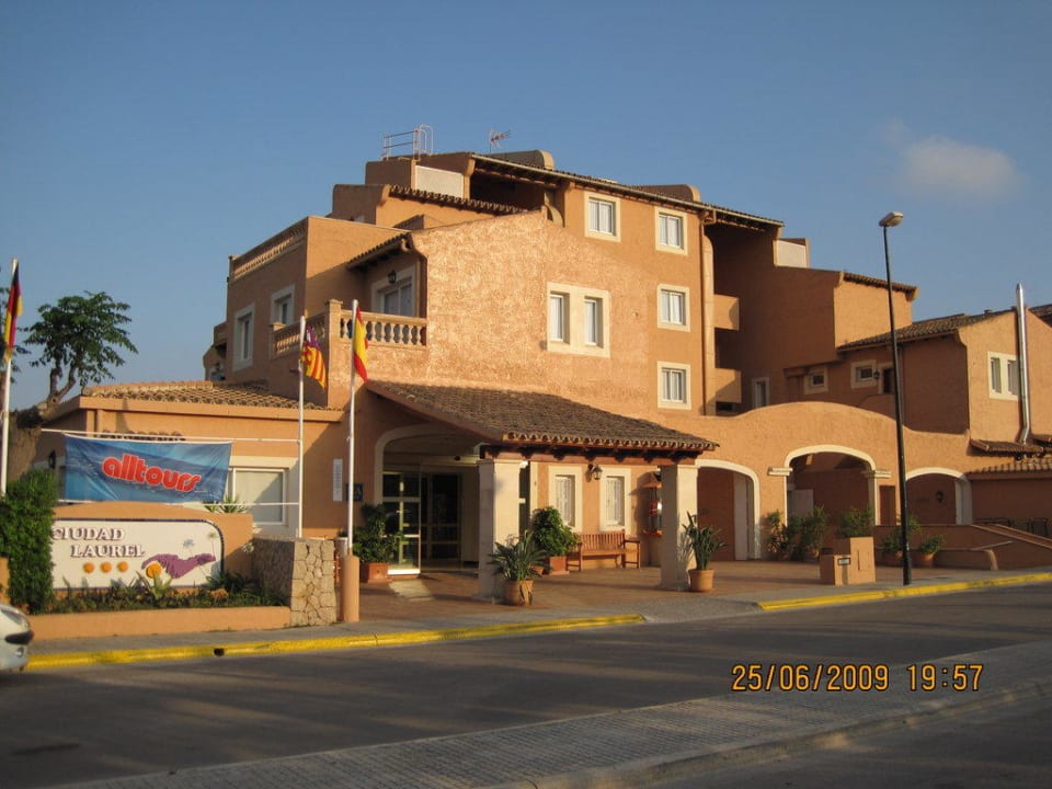 Eingang Aparthotel Ciudad Laurel