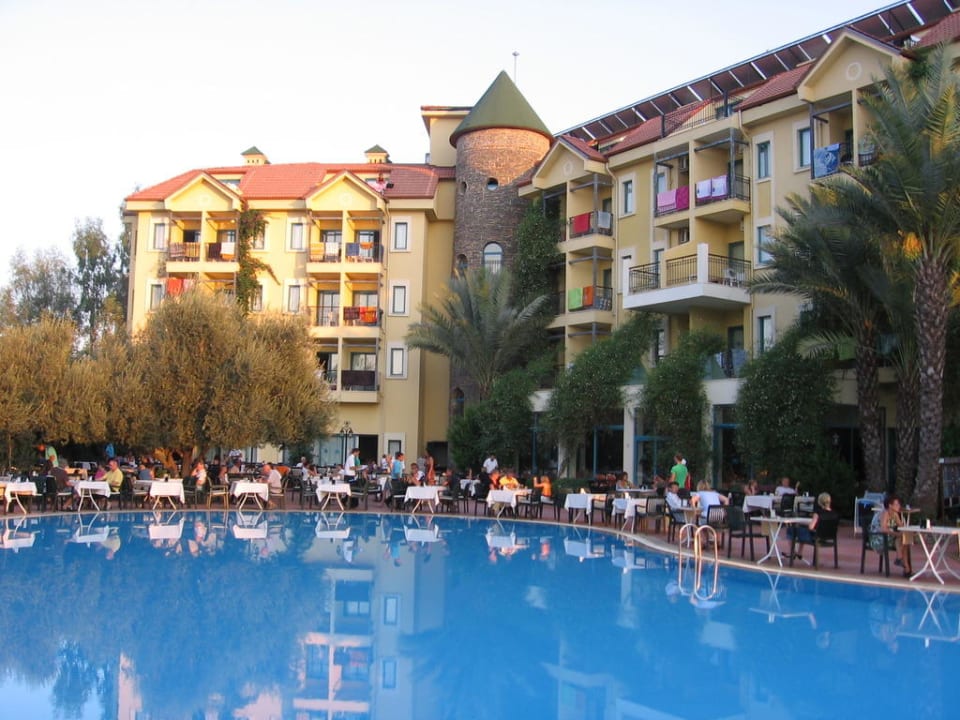 Wieder der Pool Dosi Hotel